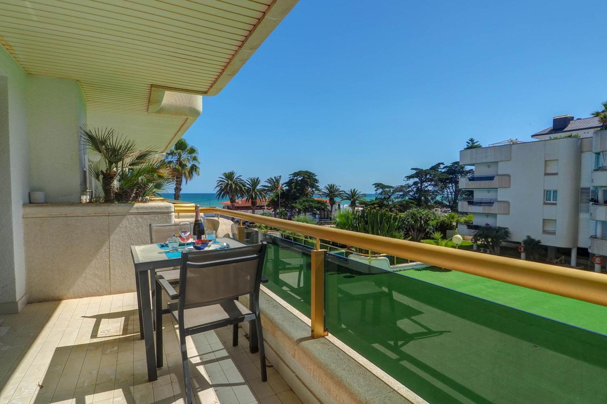 Mediterraneo Seaview Apartment By Hello Homes Sitges Eksteriør billede