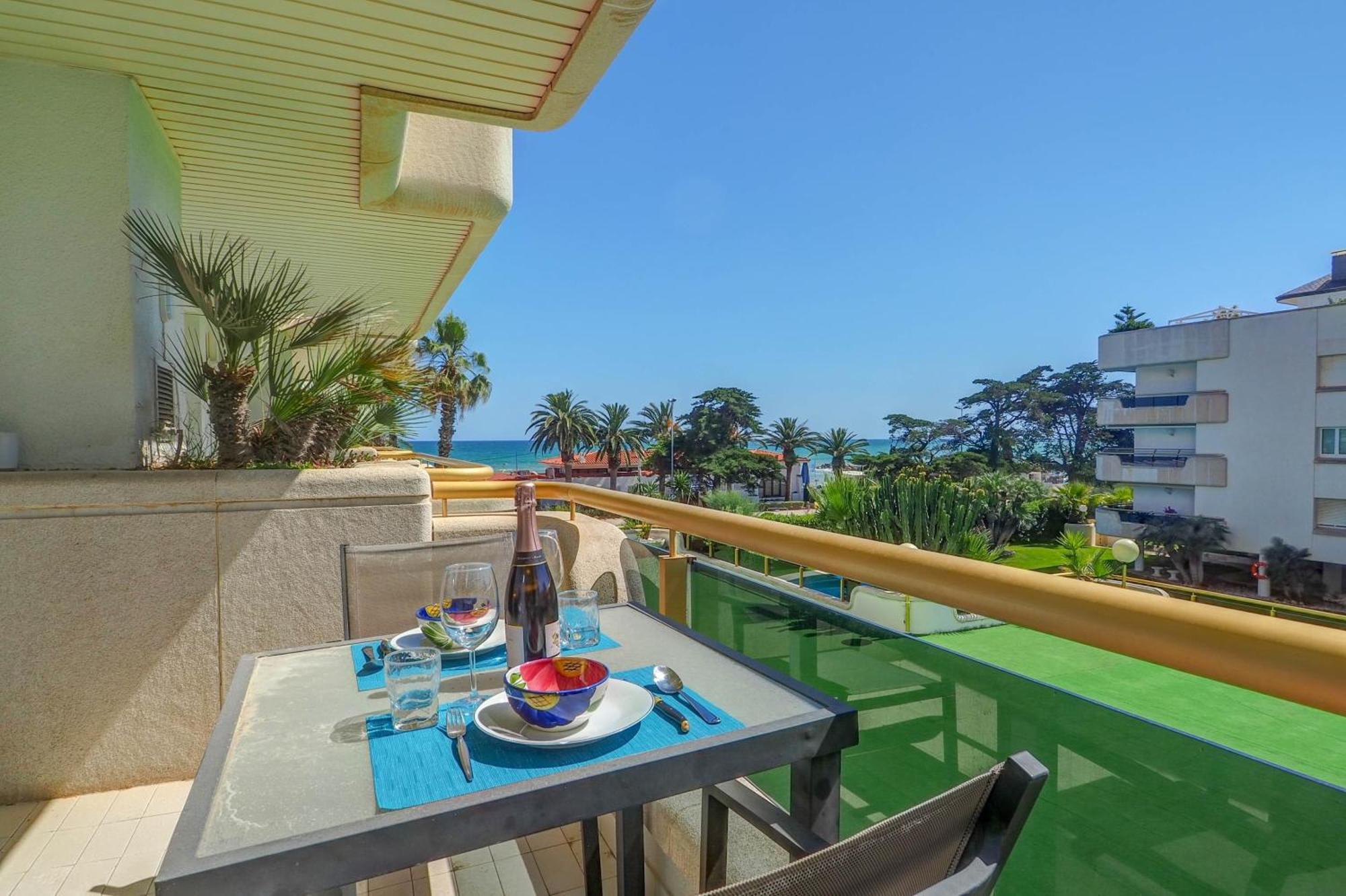 Mediterraneo Seaview Apartment By Hello Homes Sitges Eksteriør billede